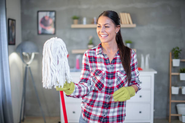 عاملات منازل بالشهر في نزوى