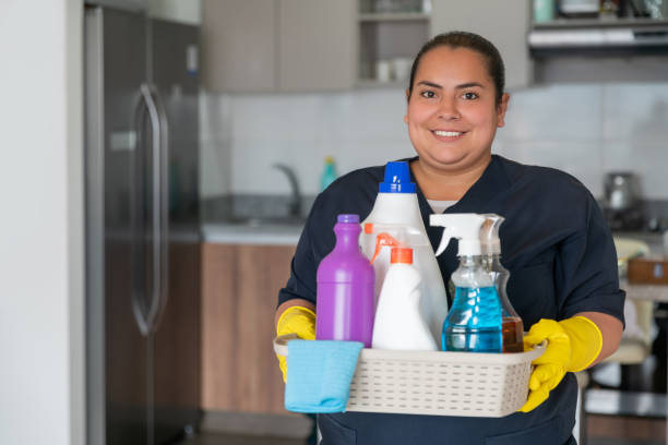 كم يكلف استقدام عمالة؟