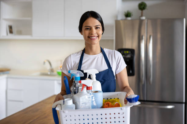 عاملات منازل بالشهر في بركاء