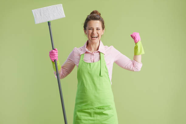 عاملات منازل بالشهر في بركاء