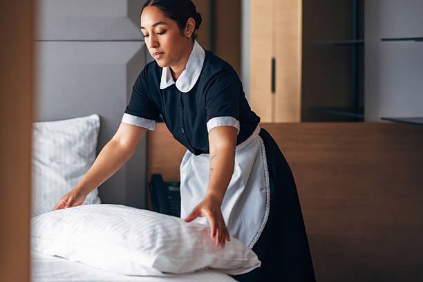 تأجير خادمات بالشهر في عمان: بنود العقد + واجبات الطرفين