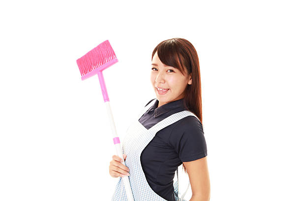 ما هي رسوم عمالة المنازل في سلطنة عمان؟