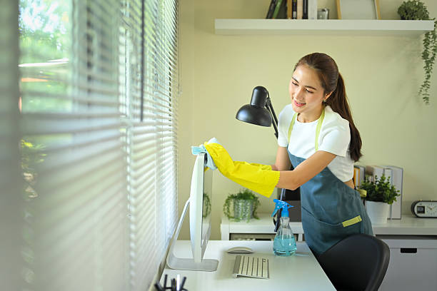 عاملة منزلية مضمونة الأداء